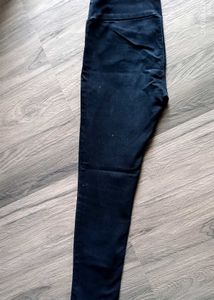 High-Waisted Jeans