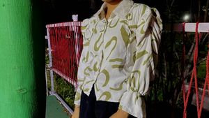 Patterned Shirt with Statement Collar