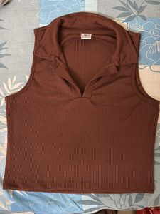 Collared Sleeveless Top