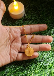 Gold Toned Coin Neckpiece🪙