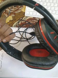 Headphone From Metlek  In Good Condition
