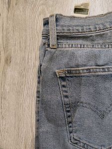 Ma1313 Levi&#39;s jeans waist 34