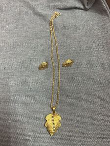 Leaf Pendant Necklace &amp; Earrings combo ✨🫶🏻