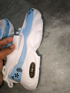 Blue &amp; White Fashion Sneakers