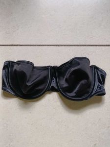 Black Strapless Bra