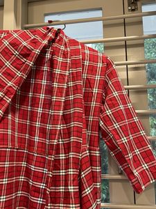 Red Knee Size Coat/shrug