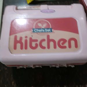 Kitchen Sett.........
