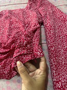 Mroon Floral Georgette Fitted Crop Top