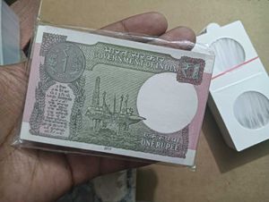 1 Rupees Note 100pcs Bundle