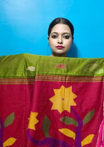 Handloom Elegant Green &amp; Pink Saree