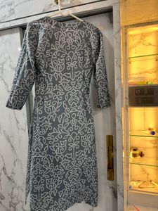 Elegant Embroidered Kurti Set