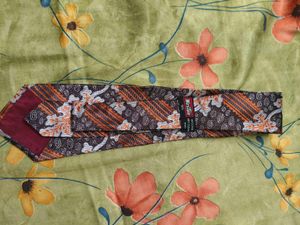 Patterned Necktie-Stylish Accessory(watch profile)