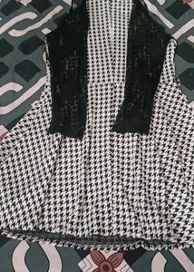 Chic Houndstooth Dress