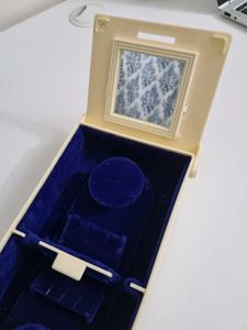 Vintage Floral Jewelry Box with mirror