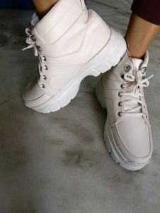 White High-Top Fashion Sneakers