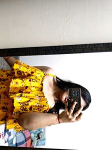 Hey Yeah.! I AM Selling A Dress Over Here.