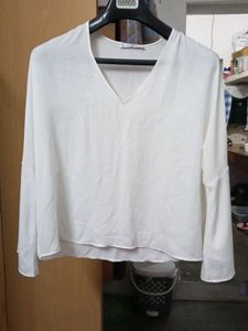 Elegant White V-Neck Top