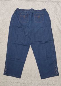 Women Capri Size 32/34