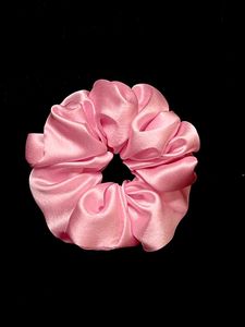 Pure satin scrunchies🎀