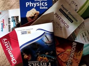 AAKASH AND ALLEN NEET ALL BOOKS