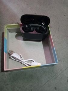 Pro earbuds in black colour😎