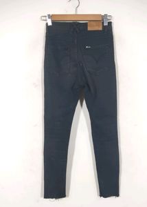 HIGH WAISTED TORN BLACK JEANS FOR WOMEN