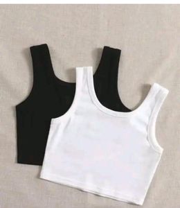 scoop neck tank top