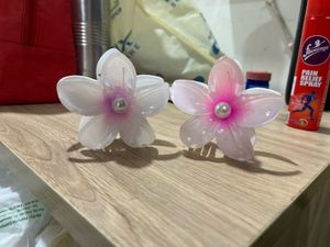 Trendy Flower Hair Clucther