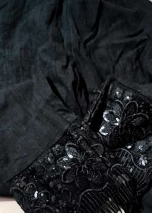 Embroidered Black Leggings