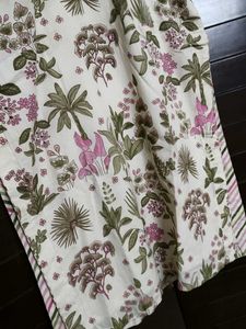 Women Floral Printed Cotton Kurta with Pants