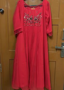Red Embellished Kurta With Plain Duppatta