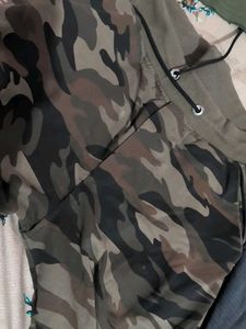 Men&#39;s t-shirt &amp; lower