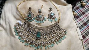 Stunning Necklace Set