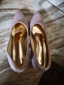 Cute Rose Gold Heels 👠