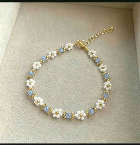 Korean Daisy Bracelet