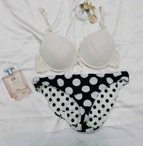 🇳🇿💫💗White Bra &amp; Polka Dot Panty Set