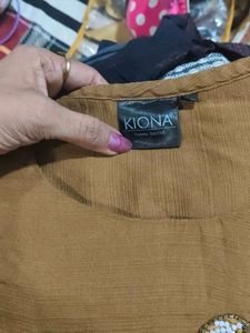 Elegant Embroidered Kurta