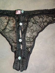 Men&#39;s Black Lace With Sea Shell Button Thong