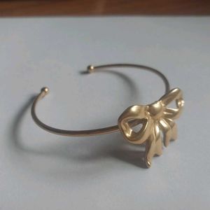 Bow Cuff