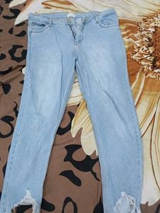 Ripped Hem Denim Jeans mid rise