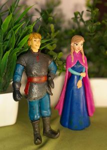 Anna &amp; Kristoff Miniature Toy From Frozen Movie