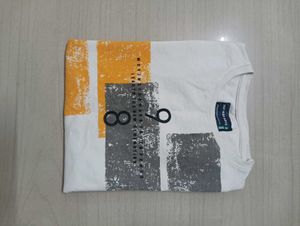 Stylish Graphic Print T-Shirt (good condition) 👍
