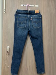 Levi’s branded new item for waist 32-34