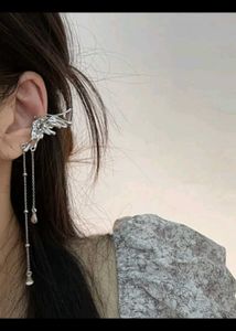 Goth earcuff