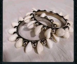 Shell Bangle Set