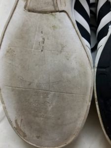 Original Adidas Shoes Left Bottam Grip Missing