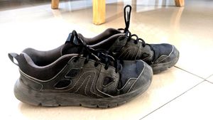 decathalon Black Athletic Shoe