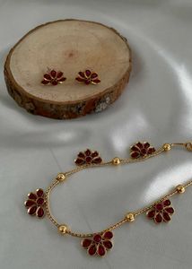 Red Flower Choker