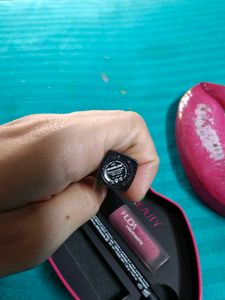 Huda Beauty Set