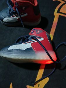 Baby&#39;s Light Up Shoes